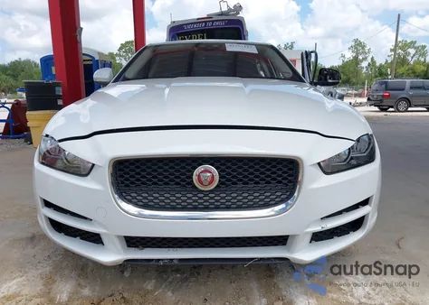 2019 Jaguar Xe 25T Premium из США, поврежденный, VIN SAJAD4FX0KCP50800